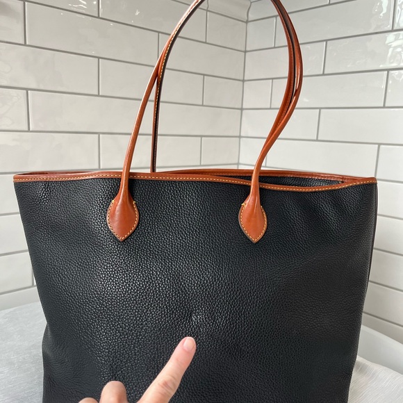 Dooney & Bourke Black and Tan Pebble Tote - Picture 15 of 16